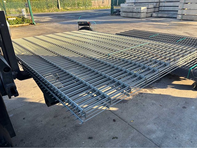 Europees fabrikaat 8/6/8mm dubbel staaf lot draadpanelen - afbeelding 2 van  8