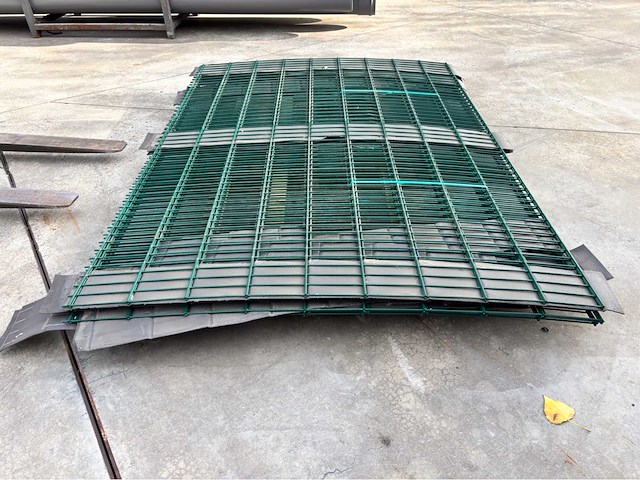 Europees fabrikaat 8/6/8mm dubbel staafmat lot panelen met palen en bevestigingen - afbeelding 1 van  13