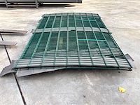 Europees fabrikaat 8/6/8mm dubbel staafmat lot panelen met palen en bevestigingen - afbeelding 1 van  13