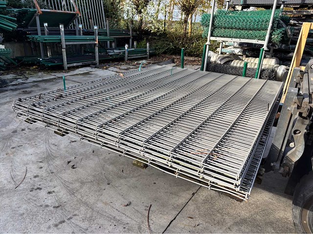Europees fabrikaat 8/6/8mm dubbel staafmatten lot draadpanelen - afbeelding 1 van  8
