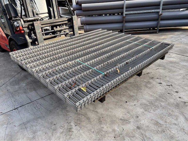 Europees fabrikaat 8/6/8mm dubbel staafmatten lot draadpanelen - afbeelding 1 van  8