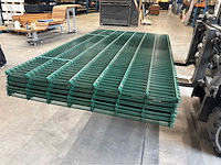 Europees fabrikaat dubbeldraadpanelen 8/6/8mm partij draadpanelen met palen en bevestiging - afbeelding 5 van  11