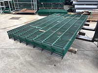 Europees fabrikaat dubbeldraadpanelen 8/6/8mm partij draadpanelen met palen en bevestiging - afbeelding 1 van  8