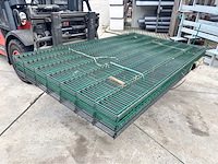 Europees fabrikaat dubbeldraadpanelen 8/6/8mm partij draadpanelen met palen en bevestiging - afbeelding 3 van  8