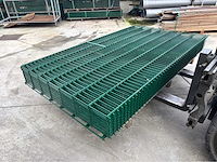 Europees fabrikaat dubbeldraadpanelen 8/6/8mm partij draadpanelen met palen en bevestiging - afbeelding 4 van  11