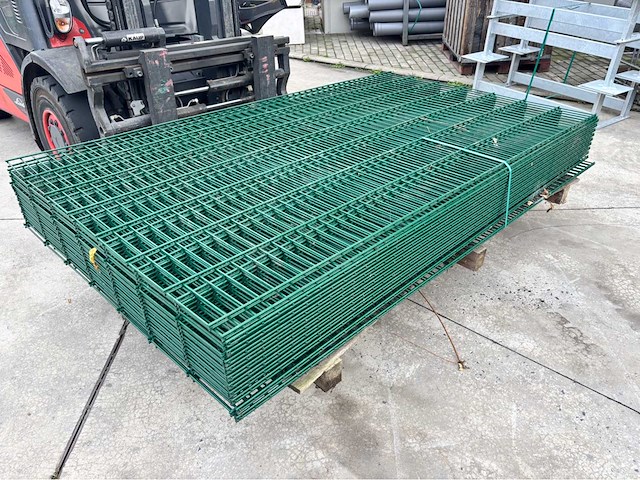 Europees fabrikaat dubbeldraadpanelen 8/6/8mm partij draadpanelen met palen en bevestiging - afbeelding 5 van  11