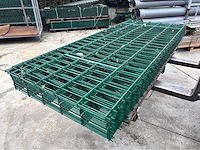Europees fabrikaat dubbeldraadpanelen 8/6/8mm partij draadpanelen met palen en bevestiging - afbeelding 3 van  6