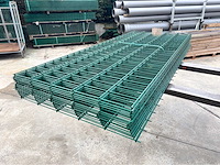 Europees fabrikaat dubbeldraadpanelen 8/6/8mm partij draadpanelen met palen en bevestiging - afbeelding 1 van  6