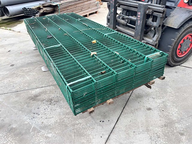 Europees fabrikaat dubbeldraadpanelen 8/6/8mm partij draadpanelen met palen en bevestiging - afbeelding 4 van  11