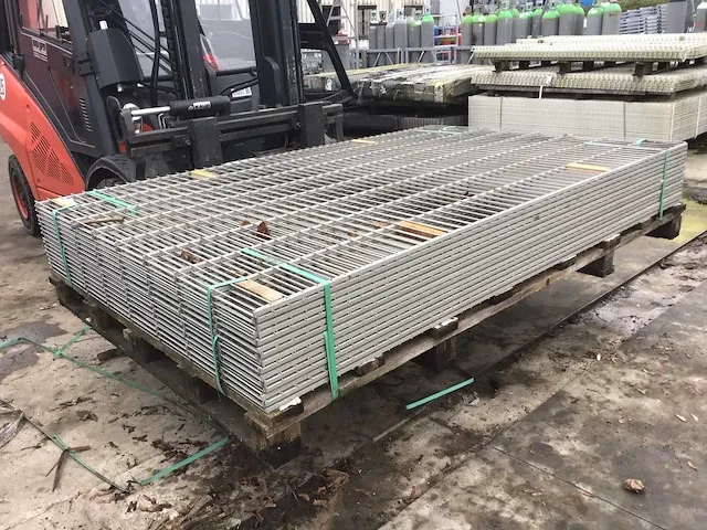 Europees fabrikaat type f lot panelen - afbeelding 1 van  10