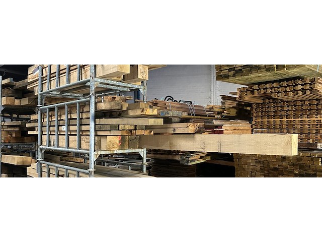 Europese eiken balken 1.048 m³ - afbeelding 1 van  7