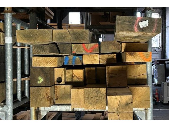 Europese eiken balken 1.066 m³ - afbeelding 2 van  6