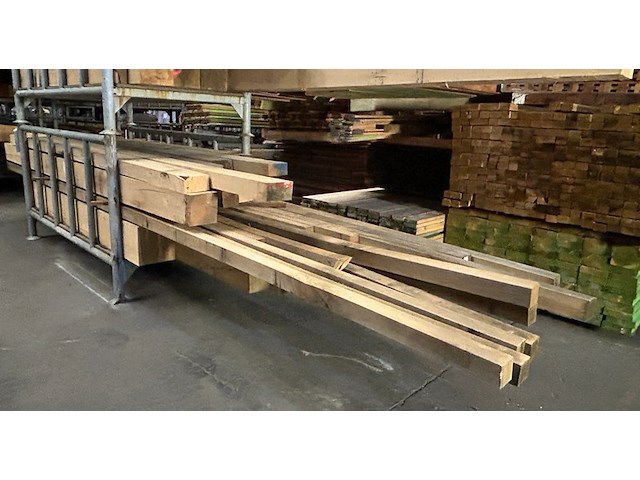 Europese eiken balken 1.137 m³ - afbeelding 1 van  6