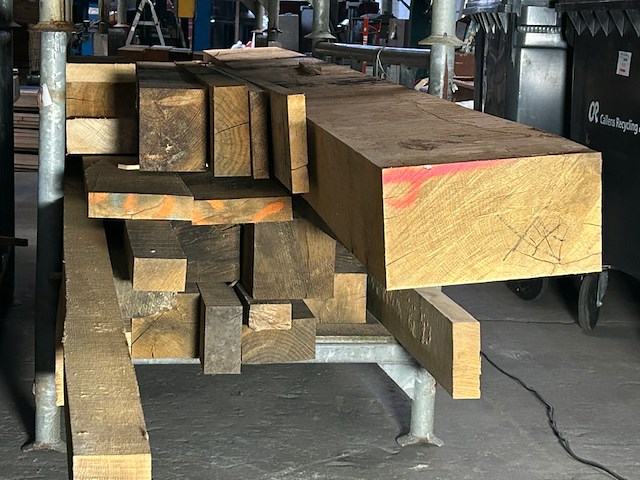 Europese eiken balken 1.156 m³ - afbeelding 1 van  5