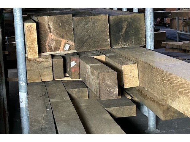 Europese eiken balken 1263 m³ - afbeelding 1 van  4