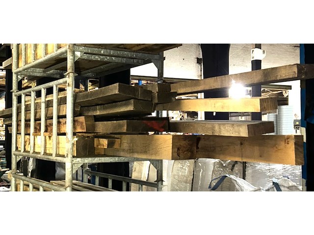 Europese eiken balken 1.318 m³ - afbeelding 1 van  7