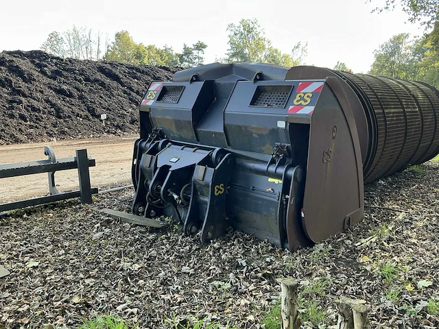 Eurosteel hkbv190-3 hoogkiepbak met verticale cilinders - afbeelding 3 van  8