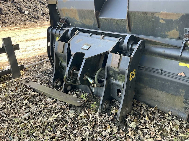 Eurosteel hkbv190-3 hoogkiepbak met verticale cilinders - afbeelding 4 van  8