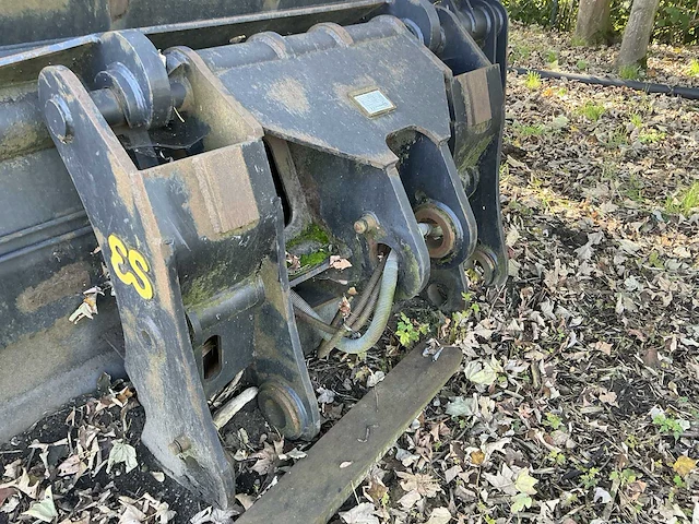 Eurosteel hkbv190-3 hoogkiepbak met verticale cilinders - afbeelding 5 van  8