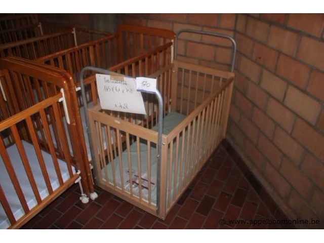Evacuatiebed afm 115x61x75cm - afbeelding 1 van  1