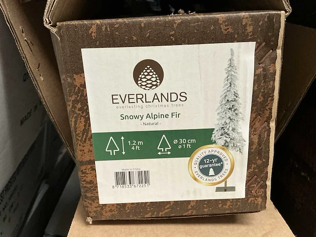 Everlands snowy alpine fir 6 diverse kunstkerstbomen - afbeelding 2 van  4