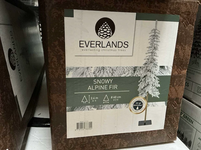 Everlands snowy alpine fir 6 diverse kunstkerstbomen - afbeelding 4 van  4