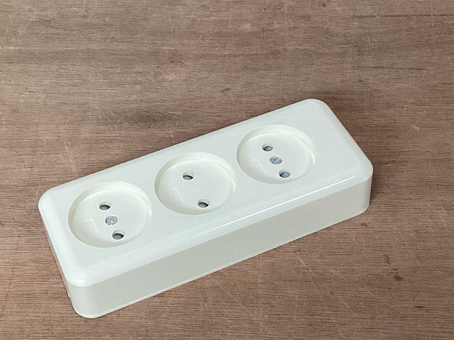 Exo wandcontactdoos 3 voudig, opbouw (160x) - afbeelding 1 van  4