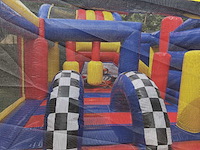 F1 springkasteel - afbeelding 3 van  5