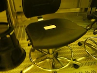 Fabcontent - cleanroom chair oxford, damaged - afbeelding 1 van  2