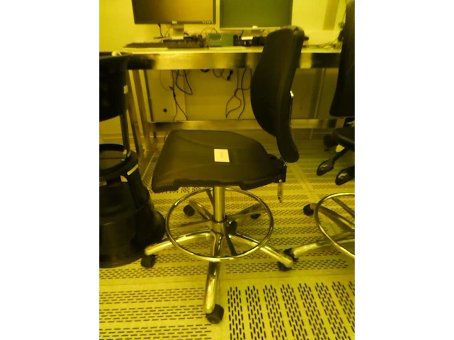Fabcontent - cleanroom chair oxford, damaged - afbeelding 2 van  2