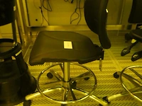 Fabcontent - cleanroom chair oxford, damaged - afbeelding 2 van  2
