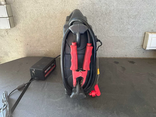Facom b12.secu 12v booster - afbeelding 6 van  8