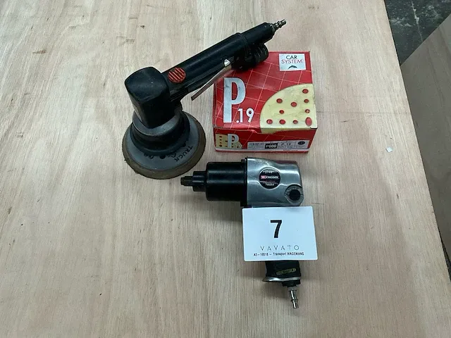 Facom ns.1010f pneumatische slagmoersleutel en poliermachine - afbeelding 1 van  4