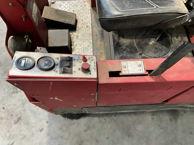 Factory cat zelfrijdende veegmachine - afbeelding 13 van  27