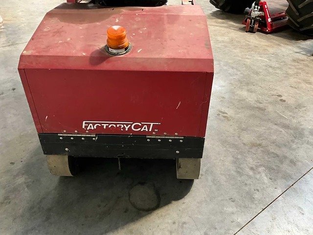Factory cat zelfrijdende veegmachine - afbeelding 19 van  27