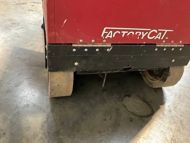 Factory cat zelfrijdende veegmachine - afbeelding 20 van  27