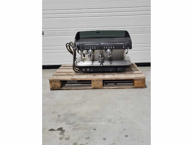 Faema - coffee machine faema e - afbeelding 1 van  2