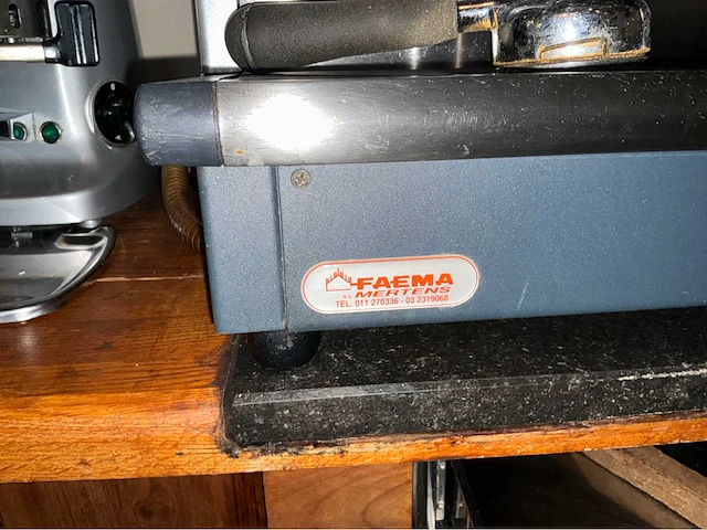 Faema koffiezet en bonenmaler koffiemachine - afbeelding 5 van  6