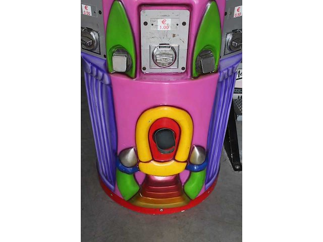 Falgas - castle - capsuleautomaat - afbeelding 3 van  5