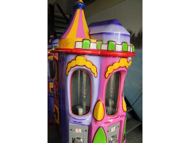 Falgas - castle - capsuleautomaat - afbeelding 5 van  5