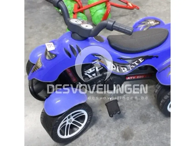 Falk kinderquad met trappers 3-7 jaar pirate blauw - afbeelding 2 van  3