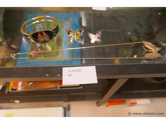 Fantasie juwelen met vlinders - afbeelding 1 van  1