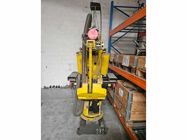 Fanuc s-420i met bedieningsconsole - afbeelding 1 van  10
