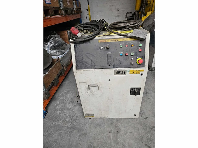 Fanuc s-420i met bedieningsconsole - afbeelding 7 van  10