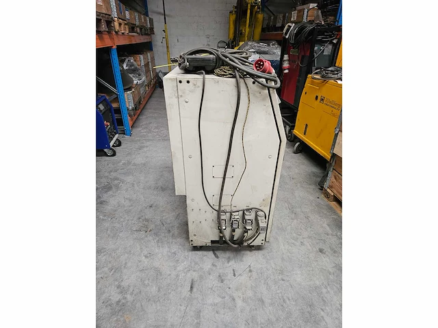 Fanuc s-420i met bedieningsconsole - afbeelding 10 van  10