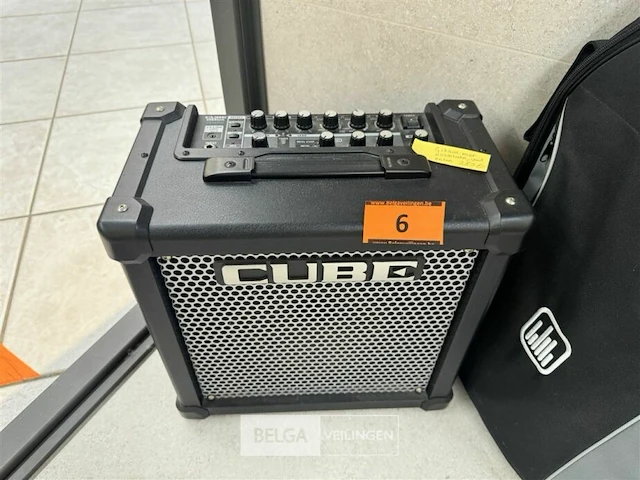 Farida gitaar met versterker - afbeelding 10 van  13