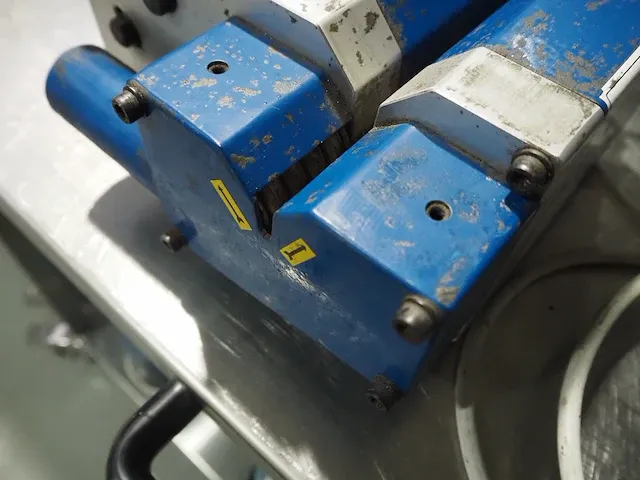 Farzine technology - afbeelding 4 van  4