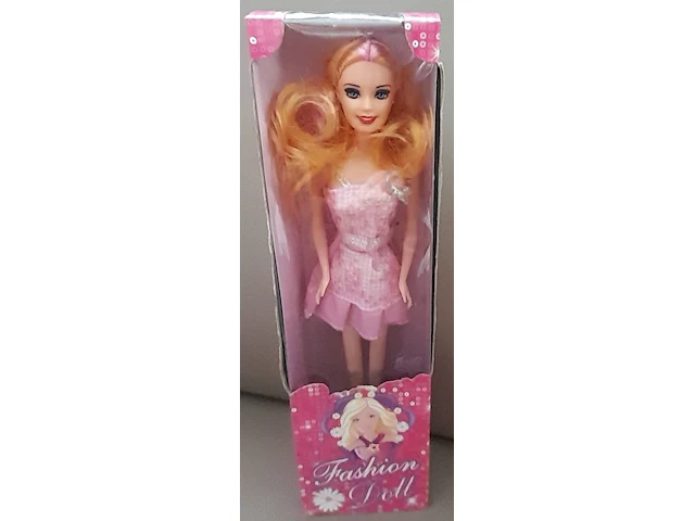 Fashion doll met roze kleed - afbeelding 3 van  5