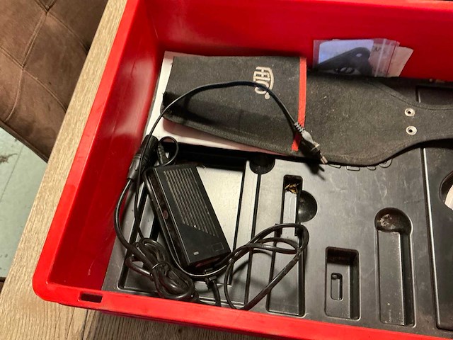 Felco 801 professionele accu-snoeischaar - afbeelding 4 van  6