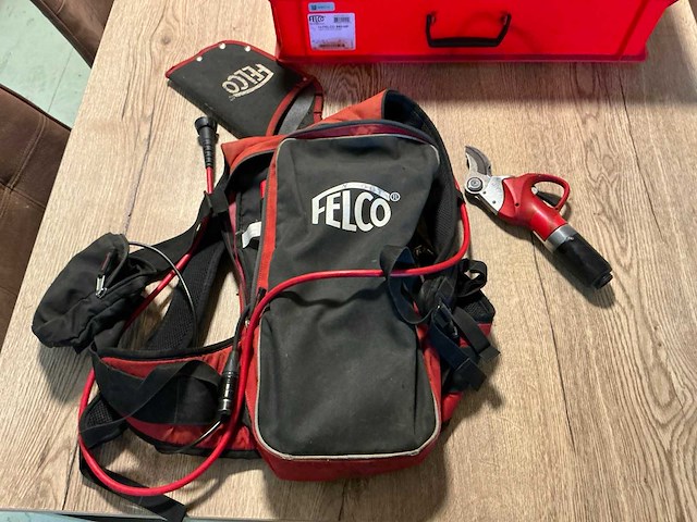 Felco 811 professionele accu-snoeischaar - afbeelding 1 van  6